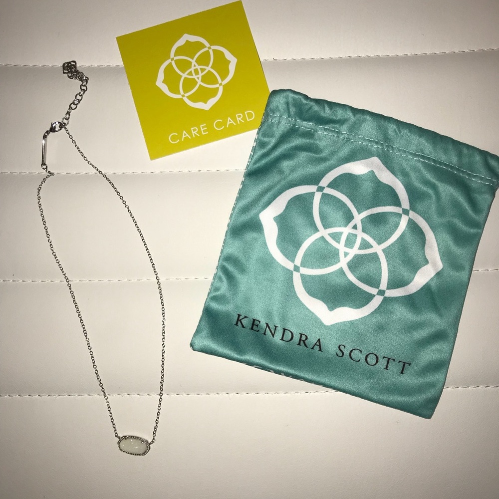 Kendra Scott necklace